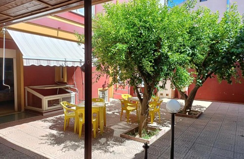 Selargius House | Garden Apartment: Guest Rated 10/10 & Family Friendly