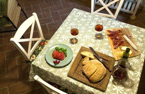 Palaia Apartment | Appartamento con terrazza privata e giardino vicino a Pisa e Firenze