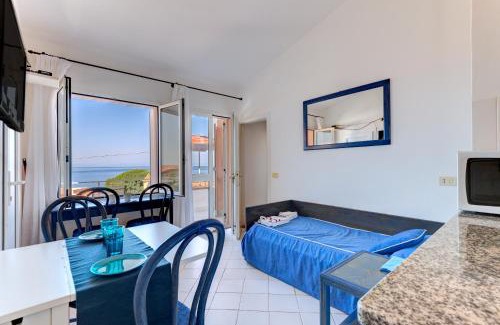 Chiessi Apartment | Seaside Apartment in Chiessi - Pet and Child Friendly Retreat