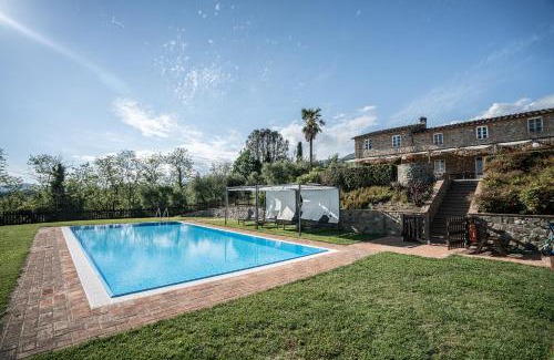 Capannori Apartment | Scenic Apartment with Pool and Stunning Views