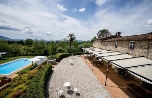 Capannori Apartment | Scenic Apartment with Pool and Stunning Views