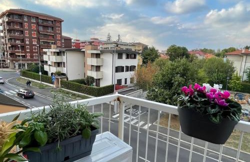 Cusano Milanino Apartment | Cozy Child-Friendly Retreat at M.I. Casa - Rated 9/10