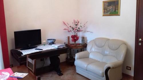 Arona Apartment | Pet-Friendly Appartamento Corallo - Rated 9.5/10