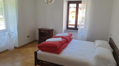 Pellizzano Apartment | Pet-Friendly Appartamento Cortellini: Family Approved Stay