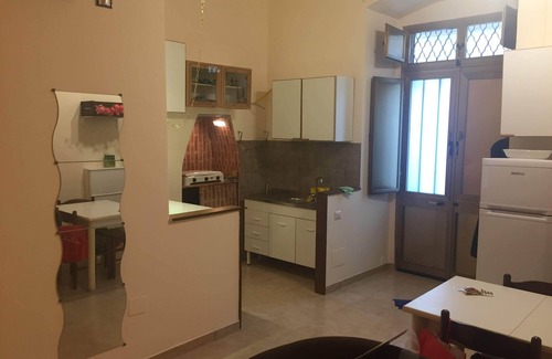 Molfetta House | Top-Rated Appartamento da Nonno Ciccio with Breakfast & Kitchen