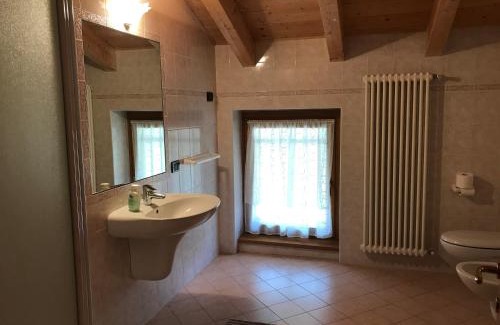 Ronzo-Chienis Apartment | Pet-Friendly Retreat at Agriturismo Monica with Great Amenities