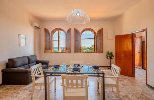 Torre Ovo House | Cozy Appartamento Delle Sirene: Family-Friendly Retreat