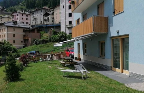 Vermiglio Apartment | Deluxe Mountain Apartment with Sauna and Ocean View