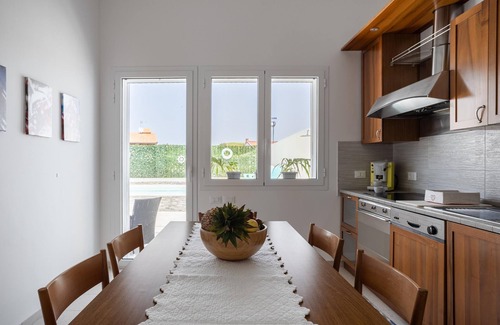 Salemi Apartment | Discover Appartamento Dimora Dei Fiori: Oceanfront Escape