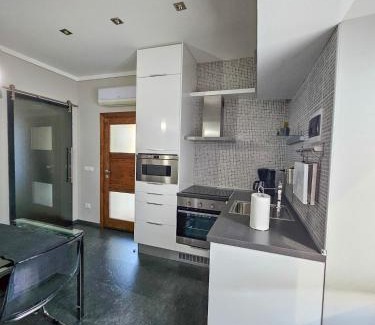 Cannero Riviera Apartment | Welcoming Casa Lucia: Family-Friendly Retreat with Great Reviews