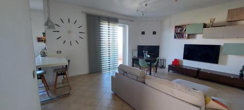 San Salvo Apartment | Exceptional Appartamento Elipa: Family-Friendly & Accessible