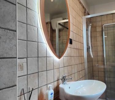 L'Aquila Apartment | Exceptional Appartamento Fontesecco with Spa & Breakfast