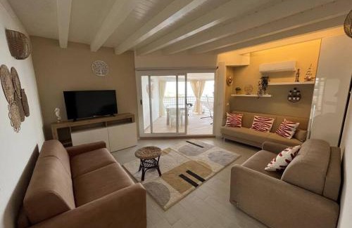 Costa Saracena-Castelluccio Apartment | Appartamento fronte mare
