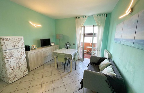 Saline Sadun Apartment | Oceanfront Appartamento Germoglio with Pet-Friendly Amenities