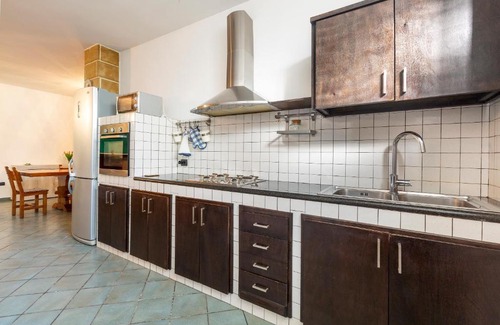 Giorgilorio Apartment | Guest Rated: Appartamento Girasole by BarbarHouse Awaits