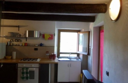 Fosdinovo Apartment | Comfortable Stay at Appartamento Giucano in Fosdinovo