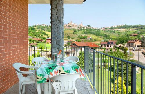San Matteo Apartment | Relax at Appartamento Glicine with Pool and Hot Tub