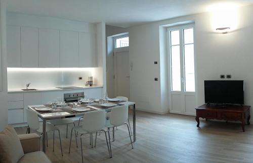 Cadenabbia Apartment | Guest Rated: 9.9 at Appartamento i Tulipani with Ocean Views