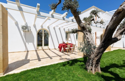 Pittuini House | Discover 1915 Appartamento I Tarocchi Deluxe - Family-Friendly Stay