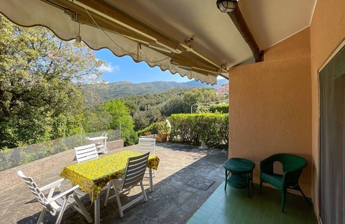 Bagnaia Apartment | Cozy Appartamento Il Faro 2 with Kitchen & Breakfast Options