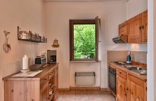 Prabione Apartment | Scenic Appartamento Il Gufo with Breathtaking Lake Views
