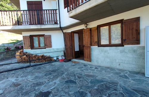 Mongnod Apartment | Prime Apartment in Torgnon: Pet-Friendly, Guest Rated 9.6