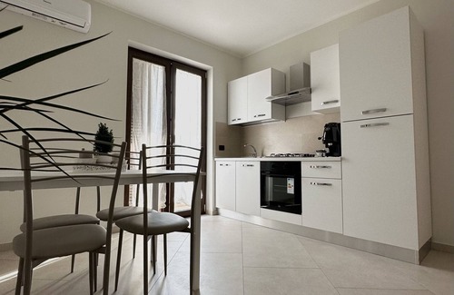 San Vitaliano Apartment | Central Apartment with Kitchen & Breakfast - Rated 10/10