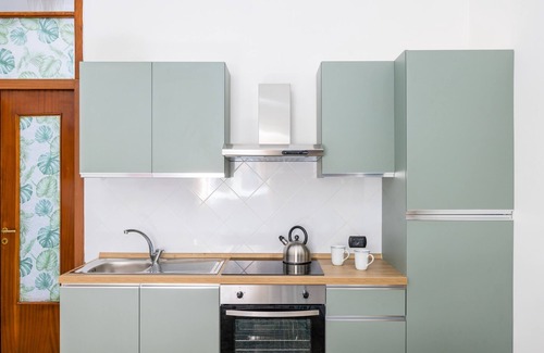 Pozzuoli Apartment | Appartamento in piazza a Pozzuoli by Wonderful Italy