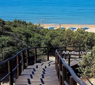 Sabaudia Apartment | Oceanfront Retreat: Appartamento Punta di Sabaudia