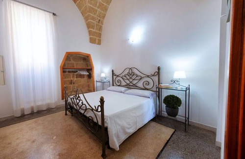 Specchia Bed & Breakfast | Villa Apartment with Pool, Private Parking & Family Amenities