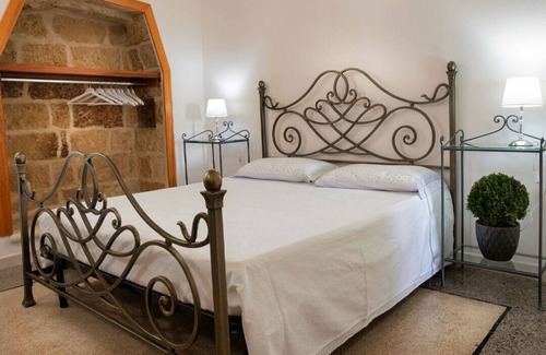 Specchia Bed & Breakfast | Villa Apartment with Pool, Private Parking & Family Amenities