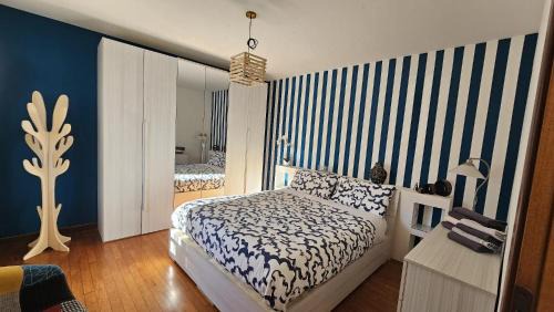 Rho Apartment | Charming Apartment in Quaint Rho Courtyard - Guest Rated 9.3