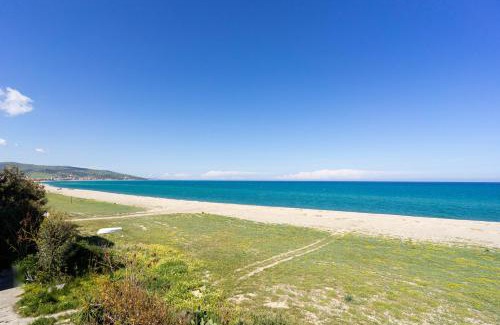 Marina di Strongoli Apartment | Apartment With Breathtaking Ocean View and Private Beach