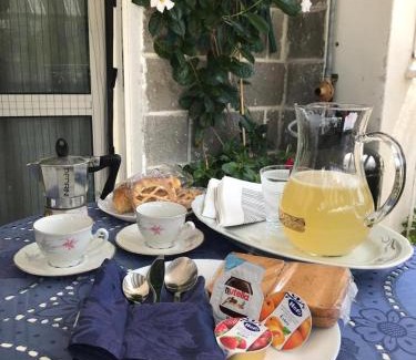 Policastro Bussentino Apartment | Cozy Appartamento da Lena: Rated 9/10 with Breakfast & Kitchen
