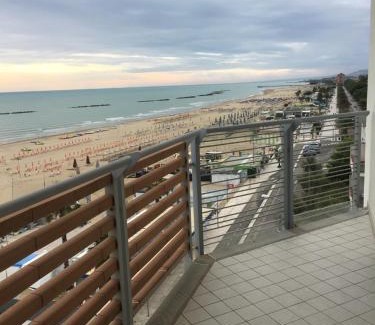 Roseto degli Abruzzi Apartment | Oceanfront Escape: Guest Rated 9.7, Family-Friendly Stay
