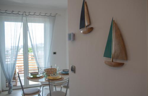 Roseto degli Abruzzi Apartment | Oceanfront Appartamento sul Mare with Private Beach Access