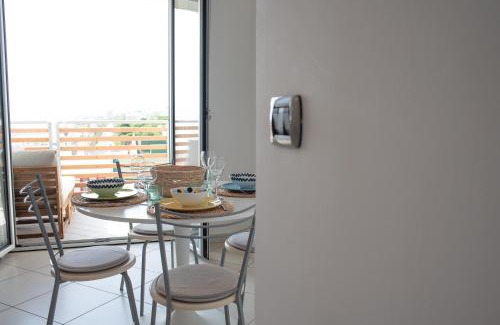 Roseto degli Abruzzi Apartment | Oceanfront Appartamento sul Mare with Private Beach Access