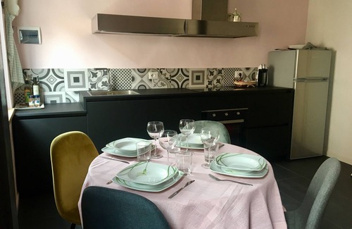 Jesi Apartment | Budget-Friendly Appartamento - La Botte Piccola with Kitchen