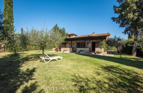 Serre di Rapolano House | Inviting Appartamento la Cantina with Pool & 4-Star Comfort