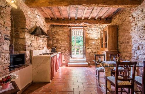 Serre di Rapolano House | Inviting Appartamento la Cantina with Pool & 4-Star Comfort