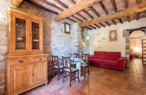 Serre di Rapolano House | Inviting Appartamento la Cantina with Pool & 4-Star Comfort