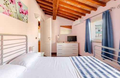Livorno Apartment | Pet-Friendly Appartamento La Piccola Venezia - Family Haven