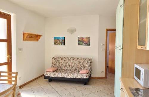 Coredo Apartment | Charming Appartamento "Laghet" with Garden & Family Amenities