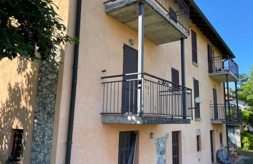 Sulzano Apartment | Beautiful Lake View Apartment at Villa Giuliana