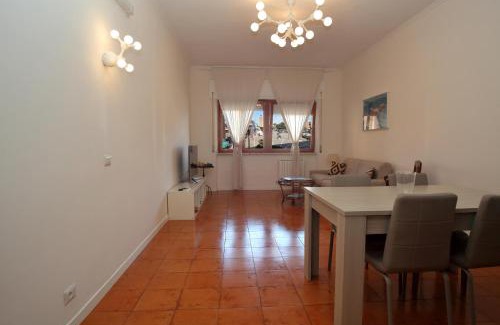 Lavinio Lido di Enea Apartment | Family-Friendly Appartamento Lavinio with Kitchen Amenities