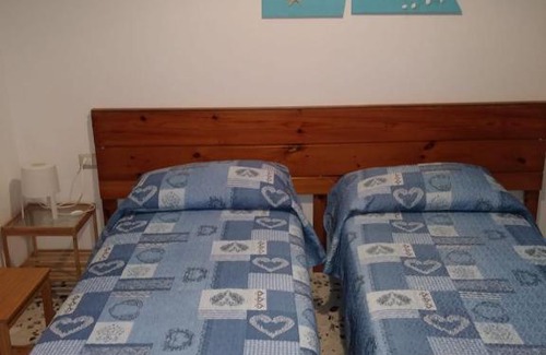 Lido Manfria Apartment | Oceanfront Appartamento Leonida: Pet Friendly & Cozy Views