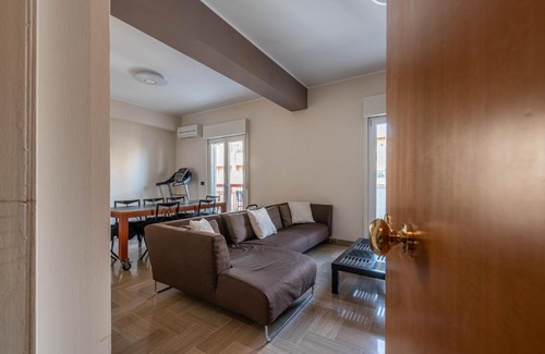 Borgo Vecchio Apartment | Inviting Appartamento Libertà con Terrazza for Families