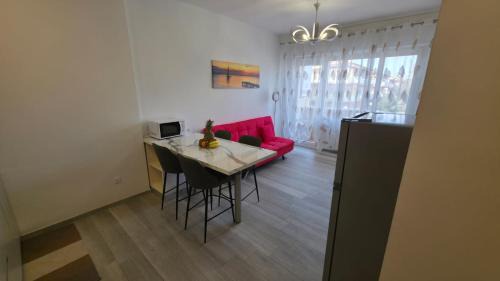 Casabianca di Fermo Apartment | Appartamento Lido di Fermo vista mare, a 50m dalla spiaggia, 1 piano ascensore