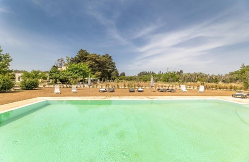 Cutrofiano Apartment | Sea-View Retreat: Appartamento Suprema Down Awaits You
