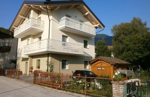 Baselga di Pine Apartment | Bright Apartment with Garden and Dolomite Views – Rated 9.5